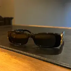 バレンシアガ ダイナスティ サングラス