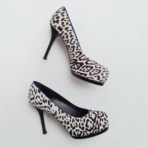 Yves Saint Laurent 2000s leopard heels