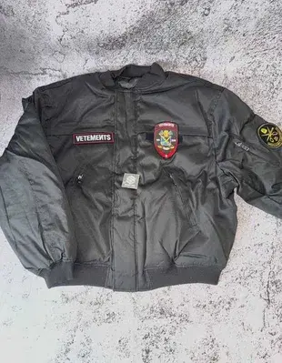 Бомбер vetements police