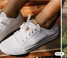 Olukai Pehuea Li Women's Casual Shoes White slip on sneaker Size 9.5