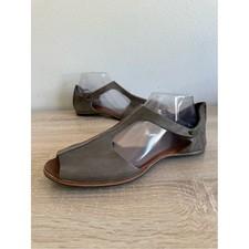 Cliff Dweller Cydwoq peep toe sandal flats Sz 40/10