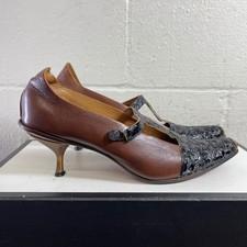 VTG CYDWOQ Brown Leather Embossed T-Strap Kitten Heel Pump Womens 38 EU/7.5 US