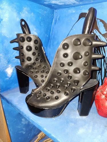 Pennangalan Craig Morrison Latex Bug Boot