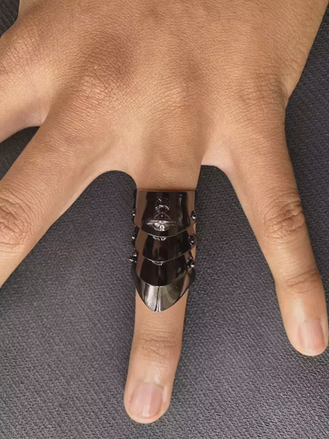 Vivienne Westwood Orb Armor Ring Saturn Gunmetal Black Size 7 NANA