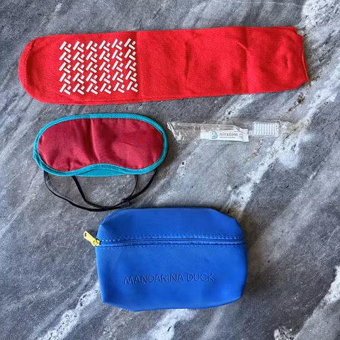 NYTT Mandarina Duck x Turkish Airlines Travel Kit