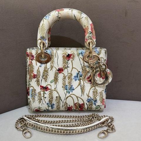 迪奧 Dior Lady Dior 三格戴妃限定扶桑花刺繡金穗戴妃 經典手提花園系列。