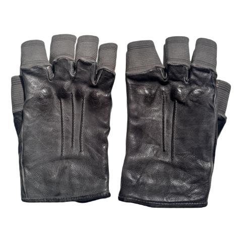 Leather gloves