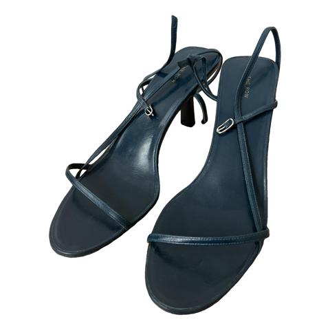 Bare leather sandal