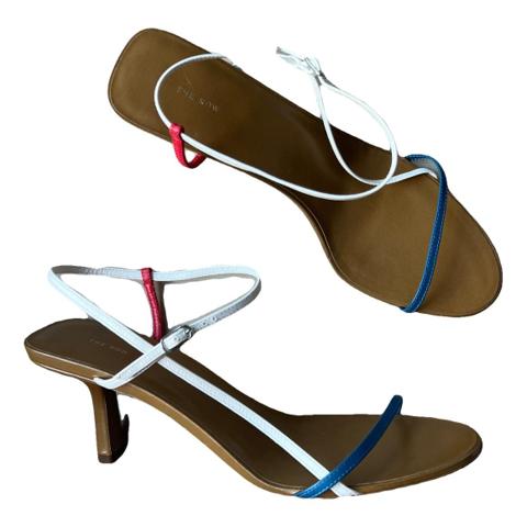 Bare leather sandal