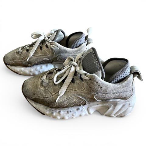 Manhattan trainers