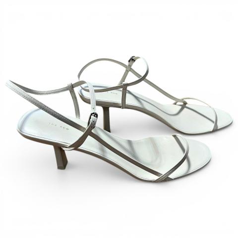 Bare leather sandal