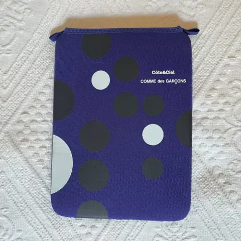 Cote&Ciel Comme des Garcons fodral lila