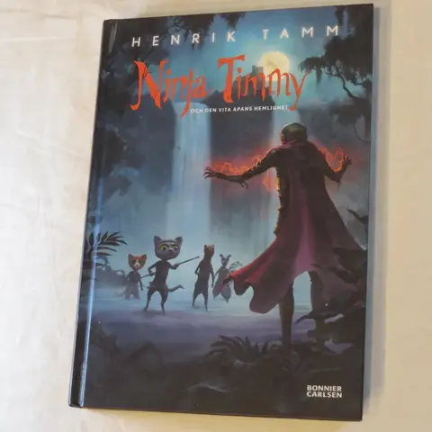 Ninja Timmy och den vita apans hemlighet av Henrik Tamm, 2015