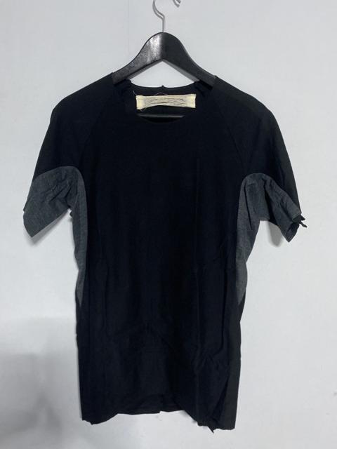 Paneled anatomical tee
