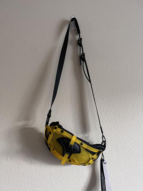 F&F Nike NOCTA Innerraum Tour Bag in Black Yellow