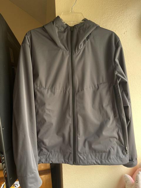 Arlo Windbreaker