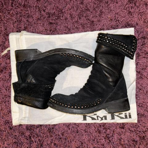 Kmrii crush boots