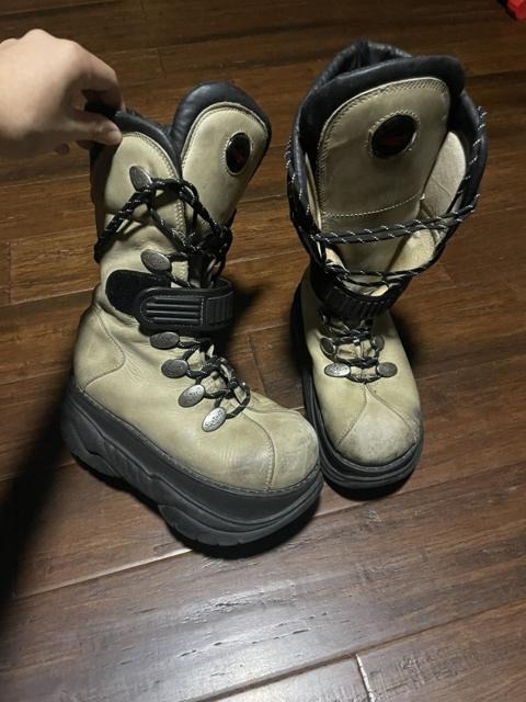 SWEAR SM04 CREAM & BLACK BOOTS