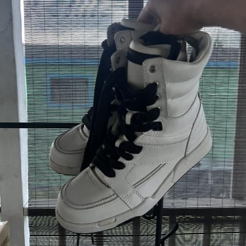 Diet butcher sneakers