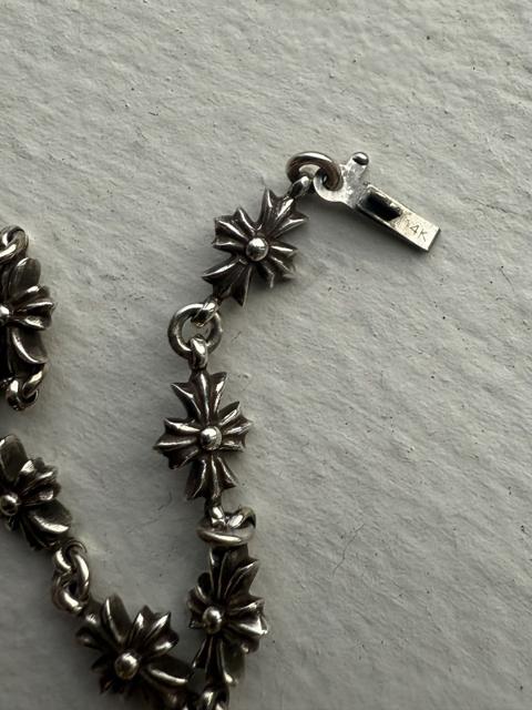 Tiny E Bracelet