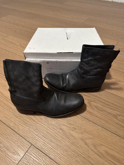 Back zip horse leather boots