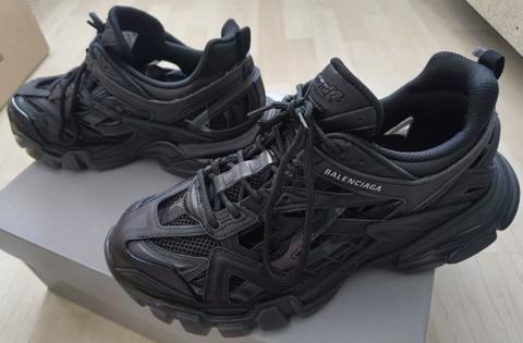 balenciaga track