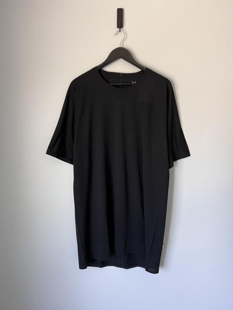 11 by Boris Bidjan Saberi Salomon Tee in Deep Black