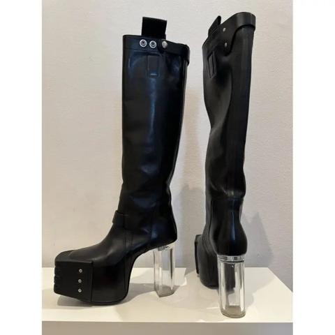 pull on kiss heels