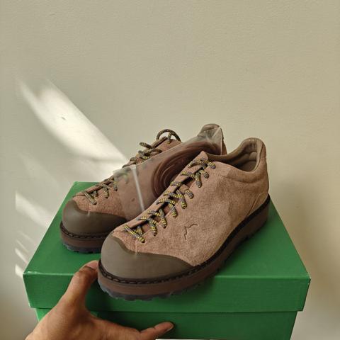 Ampezzo beige suede low top hiking boots with box dustbag