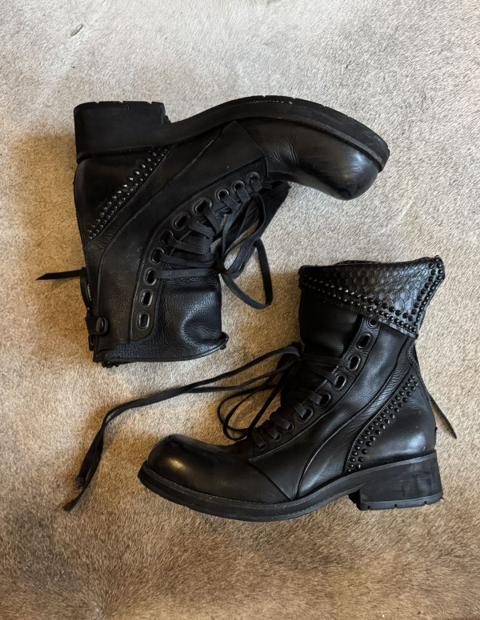 KMRii Chrome Crush Boots