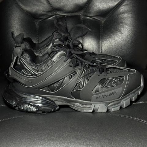 balenciaga track