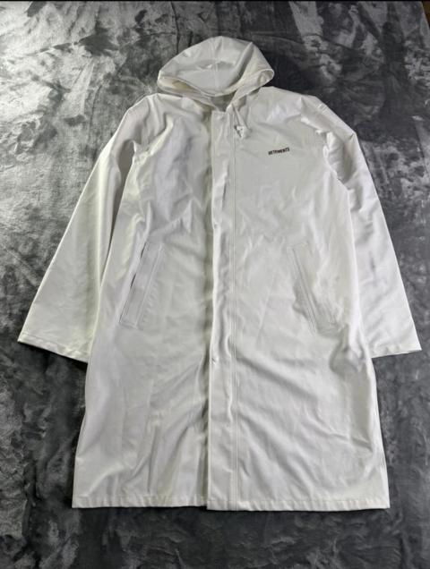 Vetements WAH18 JA24 Men's Raincoat One Size White