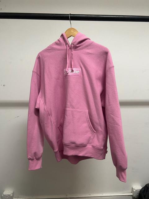 Supreme box logo
