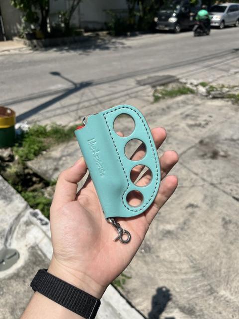 Blackmeans knuckle lighter in tiffany blue