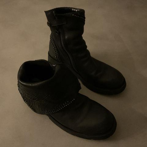 Kmrii Crush Boots
