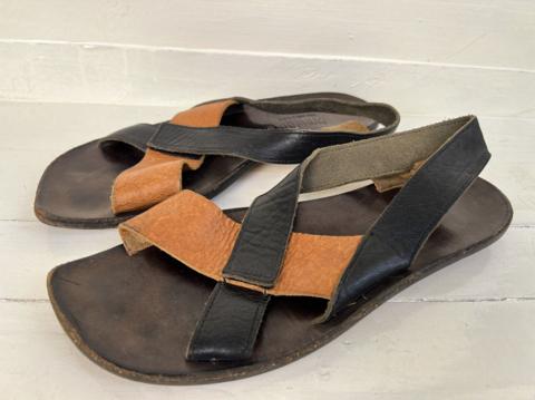 Cydwoq Flat Casual Leather Sandals Black/ Brown Shoes
