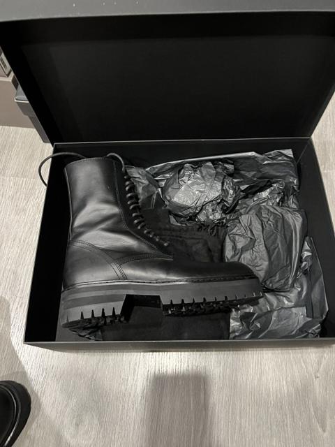 Combat boots