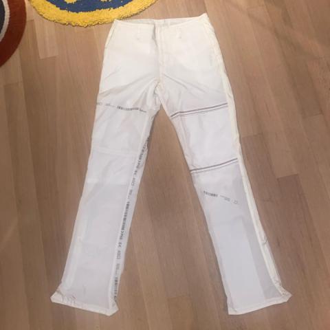 🤍 Kanghyuk airbag pants🤍
Size marked as 48 but should fit around 27-28
Only worn once
Some stains on the bottom of the pants but could get cleaned