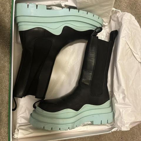 bottega veneta tire boots
