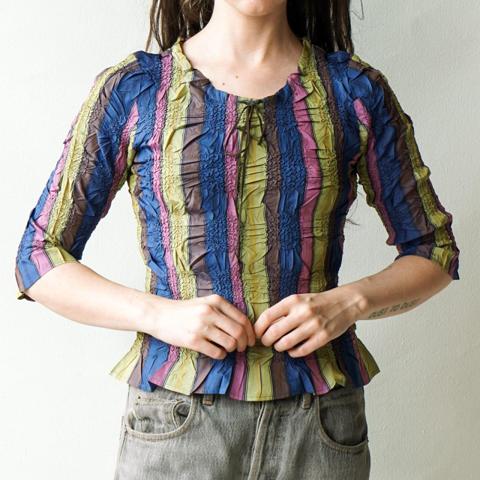 Yoshiki Hishinuma vintage y2k striped crinkled top. 

LOVE this piece. Very good vintage condition. Fit me well as a small, but material has lots of stretch so could work for up to a medium  (but please check measurements; shown on a small). 

Approximate flat measurements:
Pit to pit: 15.5, has lots of stretch
Shoulder to hem: 19

*measurements taken on the outside of the piece, and may have some minor discrepancy of human error since most garments are not rigid objects*

Model’s measurements: 
Height: 5’6” 
Waist: 26” 
Bust: 34A 

➖ FOLLOW on Instagram and TikTok for videos of garments and an early look at new pieces

#yoshikihishinuma #designer #avantgarde #japanese #y2k