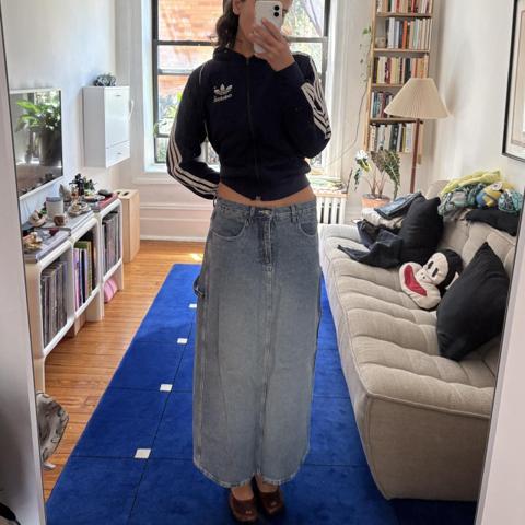 Vintage long denim maxi skirt with utility details. Tagged for exposure
#copcopine
