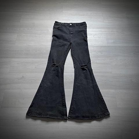 Gothic japanese stone washed flared denim

28x28
39’ length 
13’ leg opening

not tornado mart 
Reworked denim by me, slim bootcut fit that stacks nicely on any shoes, beautiful dark silhouette to make you slender 

pairs nicely with any platforms or swear london, fits into a variety of styles from archive to vkei

no flaws but small pockets and are thin, dm w any questions and bundle to save🫡







C5
#ifsixwasnine #archive #Japanese #emo #gothic archive flared denim, rick, balenci, ifsixwasnine, Igb, goa, flared denim, japanese denim, japanese flared pants, tornado mart, kmrii, 14th addiction, hedi, dior, vkei, putumayo, visualkei, bootcut denim, roen, sierra bell, punk pants, 20471120, black waxed denim,, hysteric, bleeod, civarize, shohei takamiya, hysteric glamour, 5351 hommes, backlash, alice auaa, share spirit rokku gyaru, glp, laced jeans, ifsixwasnine mud max, laced flared jeans, in the attic, luster denim, hnaoto, punk, seditionaries, diorhomme