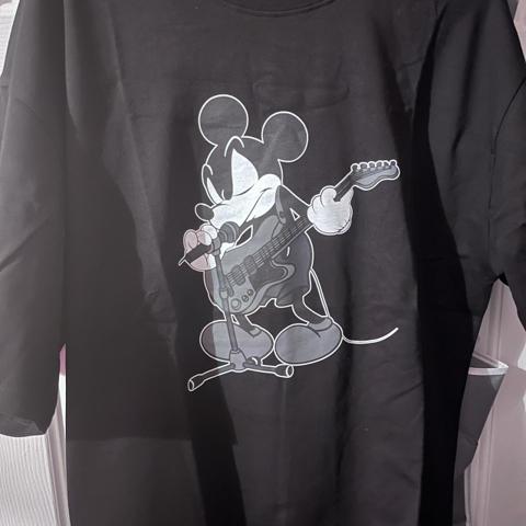 number nine mickey tee size