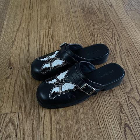 our legacy camion mules sz