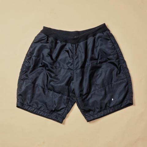 MARCELLO BURLON INSULATED WIDE LEG BOXING SHORTS 

Crazy avant garde shorts from Marcello Burlon, remind me of some rick owens. 

Puffy insulated nylon fabric. Boxing waistband. Had a small printed logo on the front but it has mostly rubbed off. 100% Authentic Item. 

No size tag but fits around 34" 
waist: 16" (has stretch
inseam: 10" 
leg opening: 12"

Song for the Mute, Ziggy Chen, Ann Demeulemeester, Yohji Yamamoto, Rick Owens, Professor E, Boris Bidjan Saberi, Number Nine, Undercover, Jan Jan Van Essche, Our Legacy, MFPEN, Julius, Y's for men, Supreme, Carol Christian Poell, M.A+, Layer-0, Guidi
