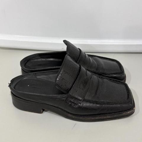 Martine Rose Debossed Black Square Toe Mule Loafer

Size 37