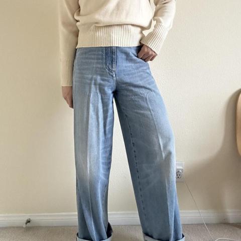 Peter Do Tattoo Blue Jeans
Waist 26”

Sideseam detail

Dirty at folded hem but otherwise no flaws