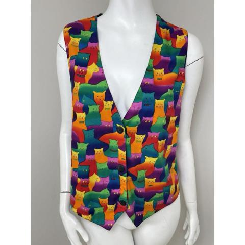 Vintage Linda Tilson Sarasota Cats Print Vest Cat Lady Artsy Artist Teacher
Size: Medium
Material: 100%Cotton
Closure: Buttons
Pit to pit, laying flat: 16.5 in
Length: 22 in
Condition: Excellent pre-owned condition

Smoke & Pet FREE. We ship daily, Monday to Friday. We are happy to combine shipping.