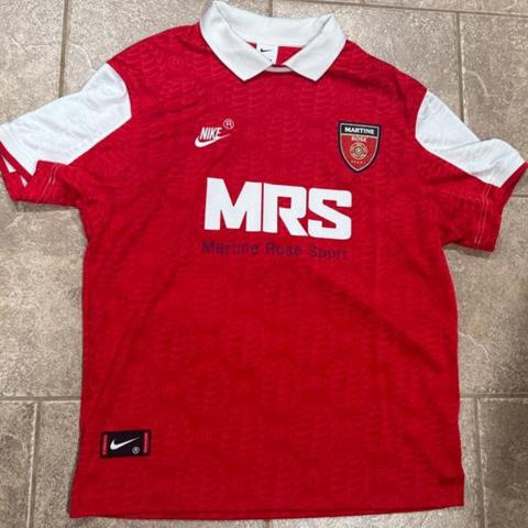 Nike x Martine Rose red football jersey, size Small (fits more oversized) #football #collaboration #nike
#soccer #jerseys

Retail - $195