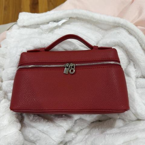 Red leather handbag with textured pebbled finish 
It’s a dupe of a certain designer bag
I bought on Amazon 
Comes with long strap and scarf
#handbag #leather #dupe